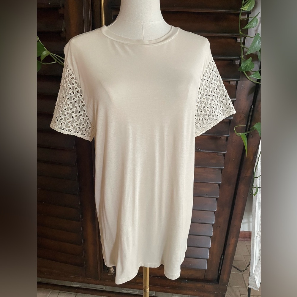Les Copains Cream Relaxed Embellished Sleeve Tee 44 US 8 Luxury $345